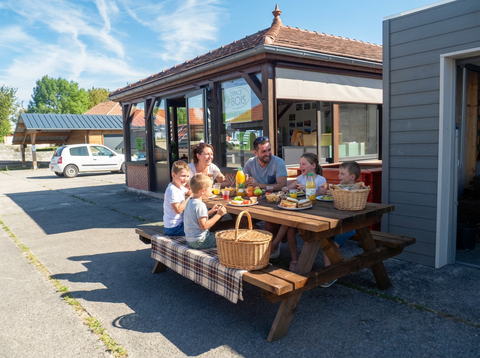 TABLE MODELE MAZARIN / Table de camping 261 cm traitée autoclave marron